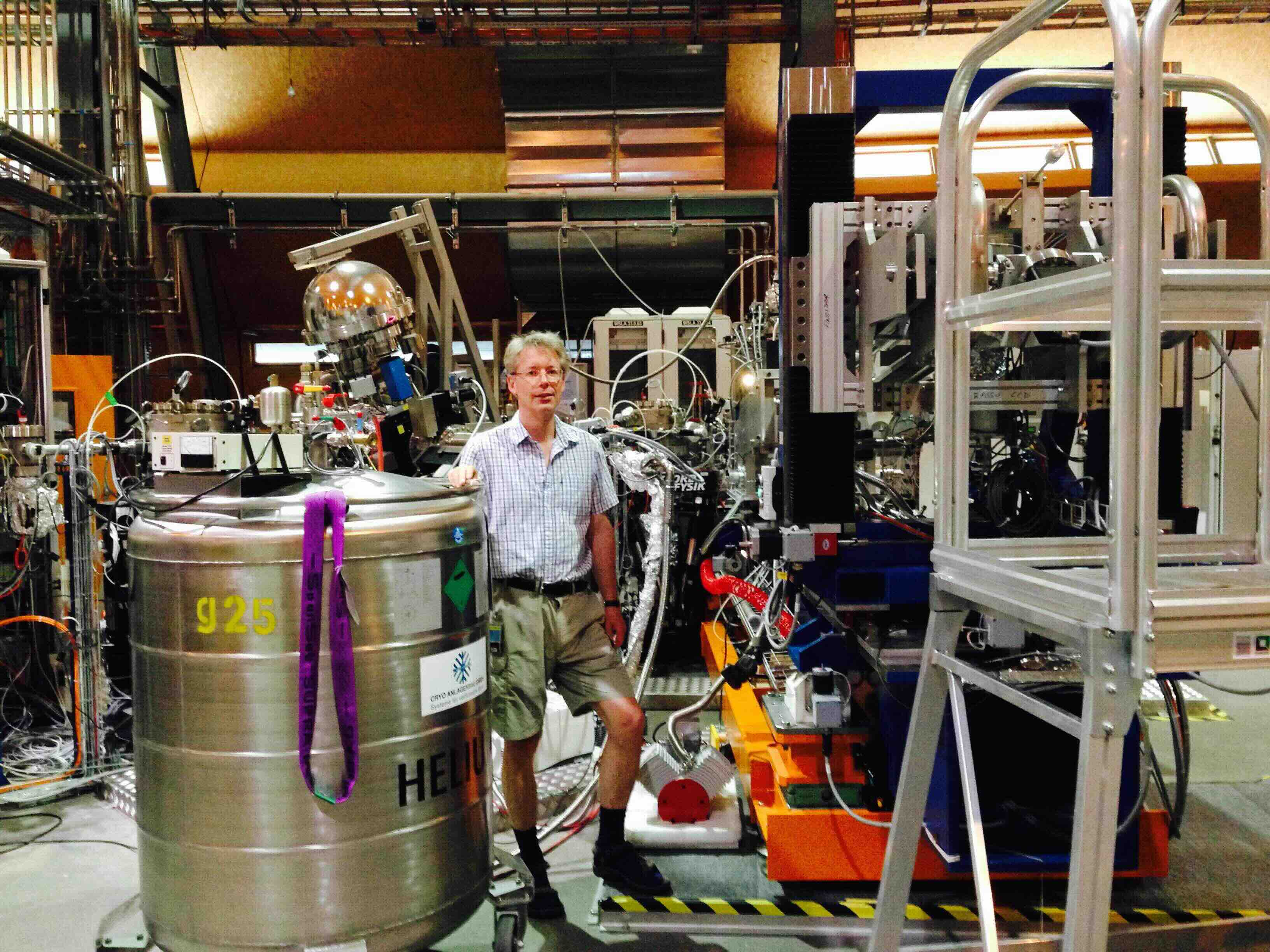 Martin Magnuson performing RIXS measurements at the ADRESS beamline at the Swiss Light Source (SLS), Villigen in 2015.